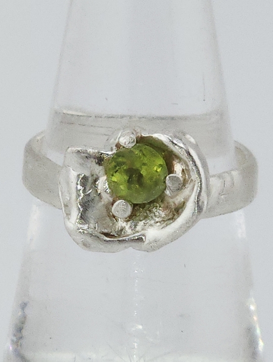 DREAMY JWLS Jewelry - PERIDOT CRYSTAL ORGANIC RING HANDMADE IN STERLING SILVER SIZE 7